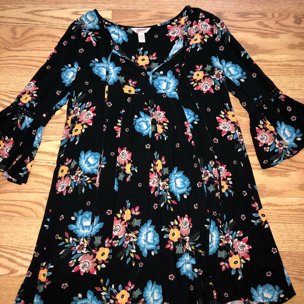 Love this dress unfortunately it’s too small now